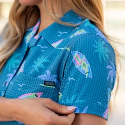 Short Sleeve Shirts|Rsvlts|RSVLTS Gator Rays – Women's Stretch Seersucker Short Sleeve Shirt